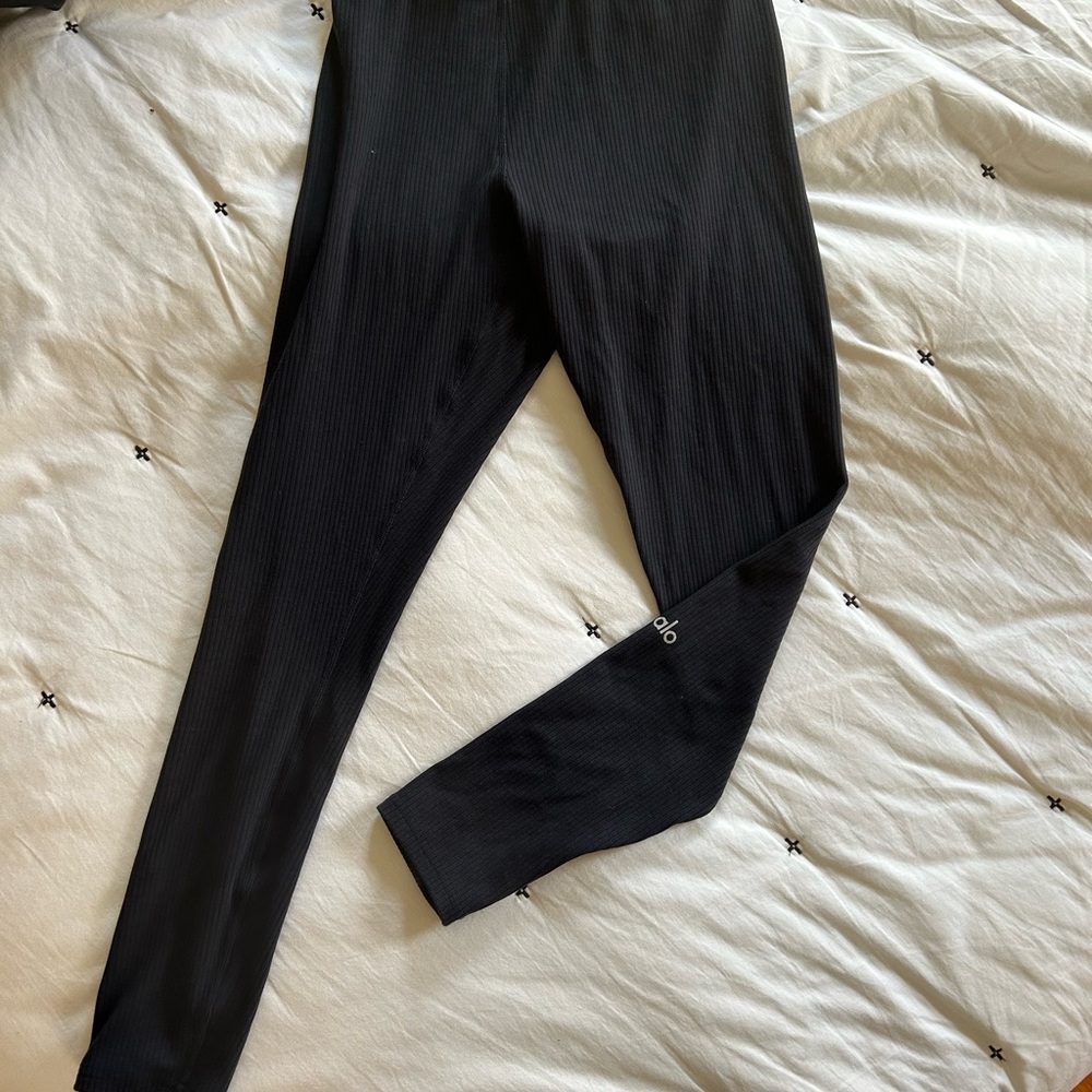 Alo black ribbed leggings size small